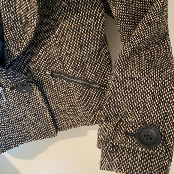 Cabi Tweed Lined Jacket Blazer Crop Boxy Sz 2 - Picture 4 of 4